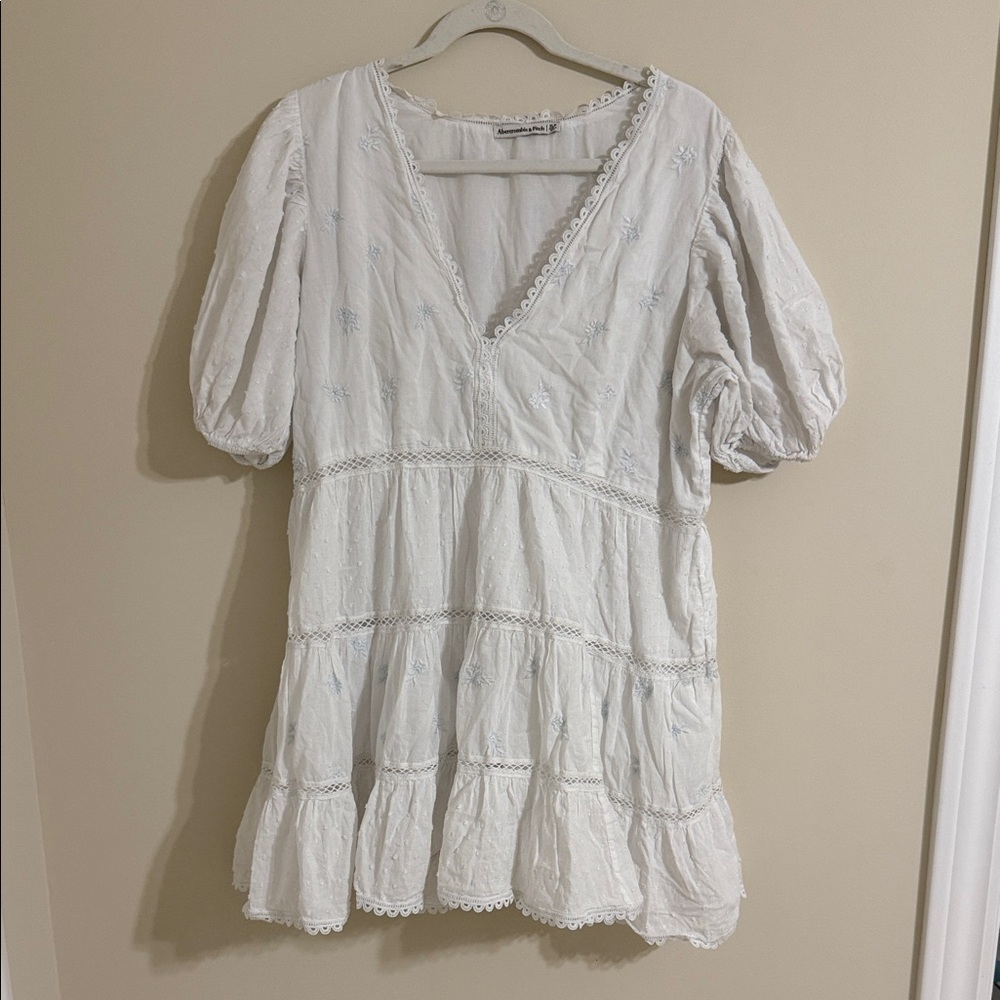 A&F Eyelet Puff Sleeve Tiered Dress SZ XL - Picture 3 of 6